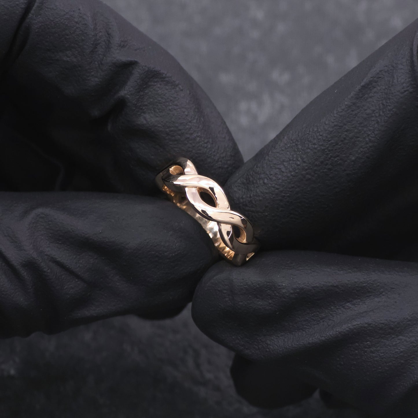18k Interweaving Twist Wedding Band