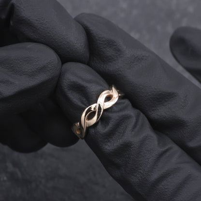 18k Interweaving Twist Wedding Band